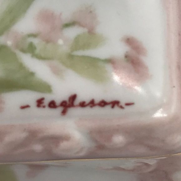 Vintage Delicate Hand Painted Piano Trinket Box - Picture 8 of 8